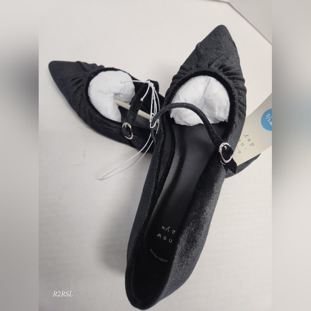 A New Day Gabriella Velvet Pointy Toe Mary Jane Ballet Flats Womens 7.5 NWT goth